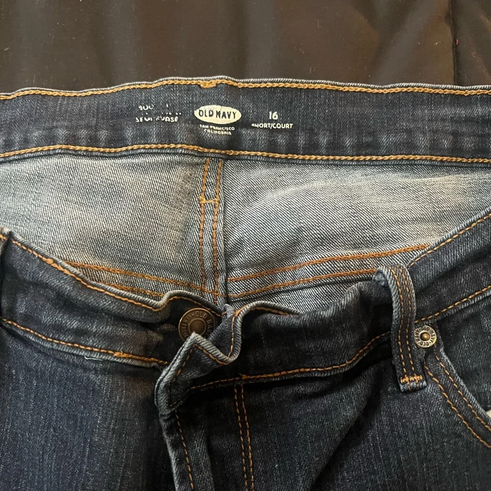 Women’s Old Navy size 16 short jeans - Picture 2 of 4